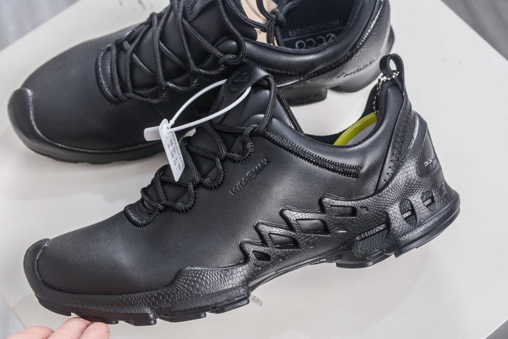 300 Ecco/爱步 BIOM健步探索系列 系带舒适减震防滑慢跑健步鞋 802834-01001