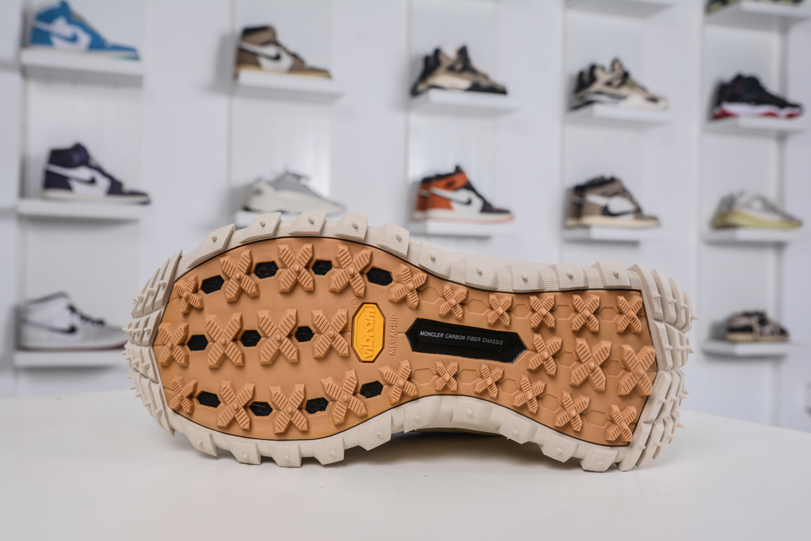 480 Moncler盟可睐 Trailgrip GTX 减震抗撕裂户外运动鞋