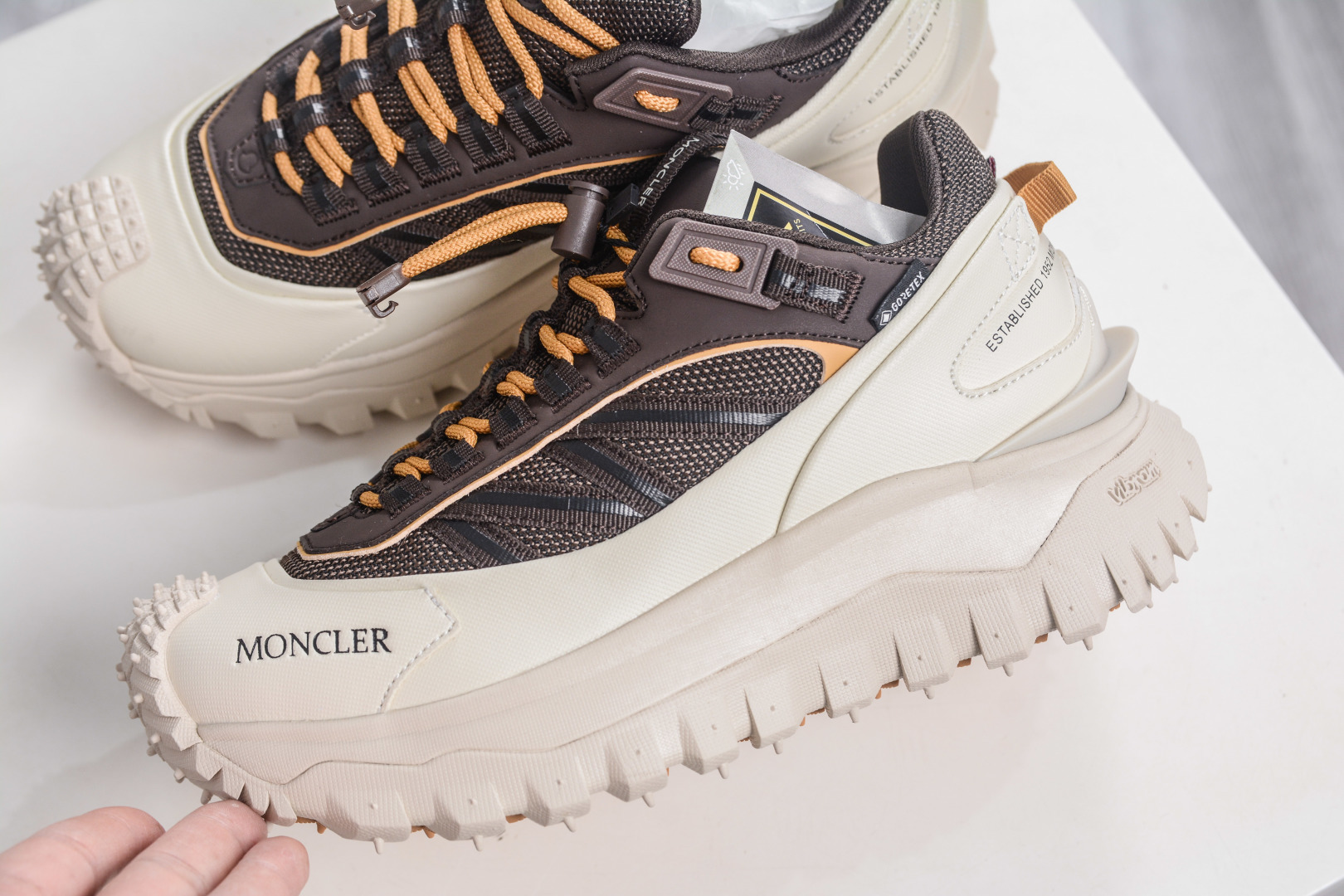 480 Moncler盟可睐 Trailgrip GTX 减震抗撕裂户外运动鞋