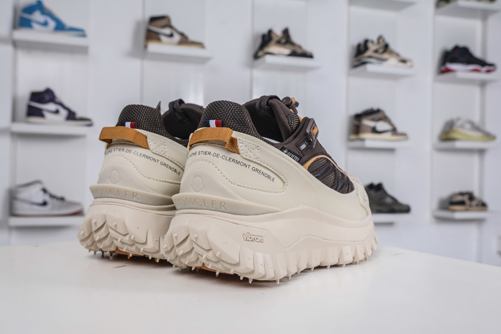 480 Moncler盟可睐 Trailgrip GTX 减震抗撕裂户外运动鞋