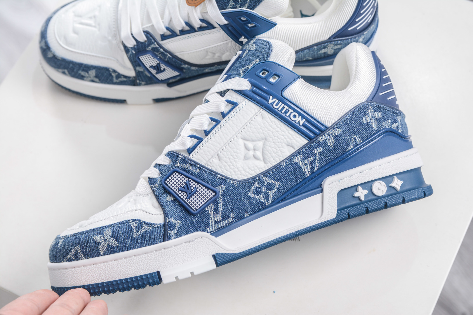 450 M版纯原 Louis VuittLV Trainer系列运动休闲板鞋 蓝牛仔