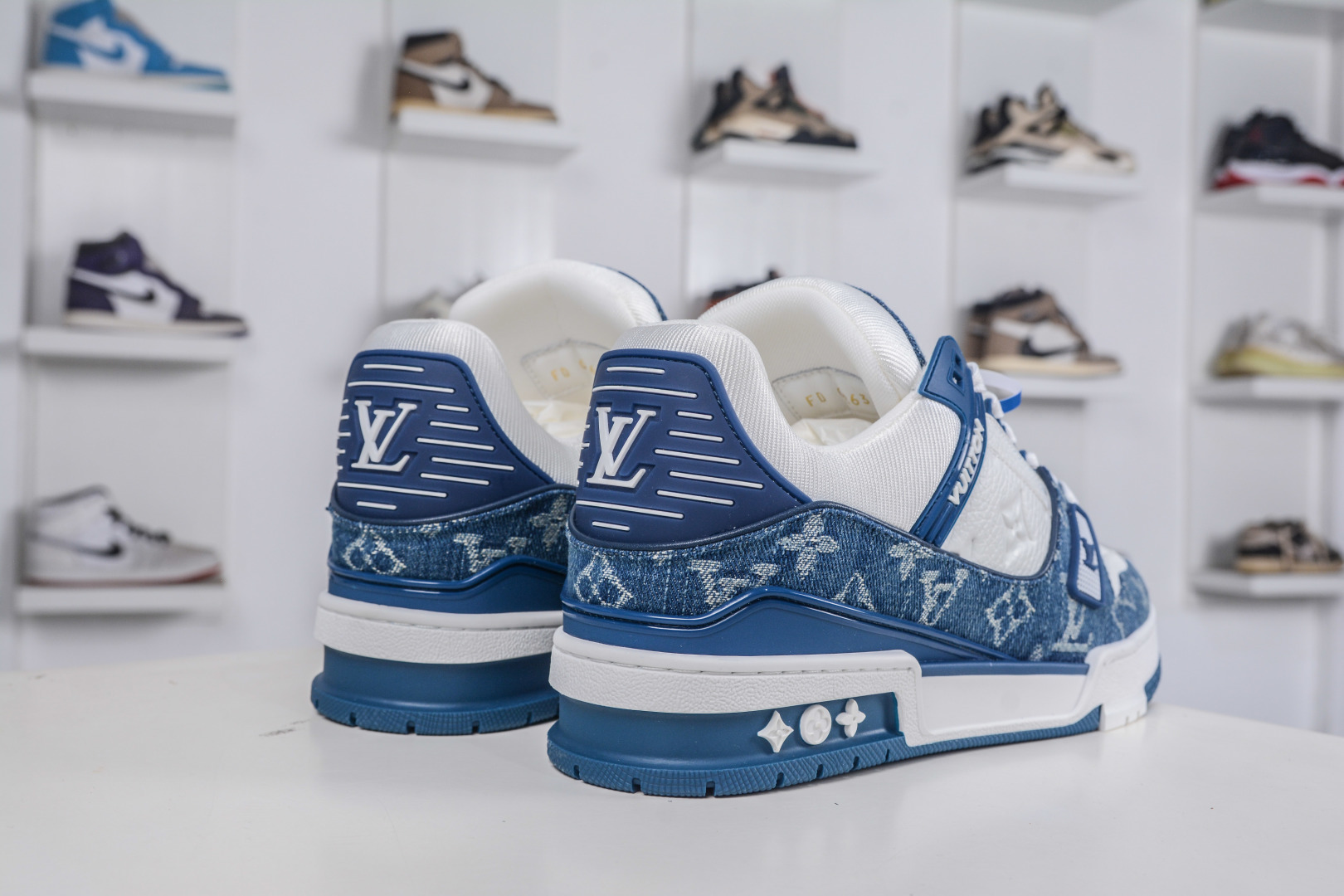 450 M版纯原 Louis VuittLV Trainer系列运动休闲板鞋 蓝牛仔