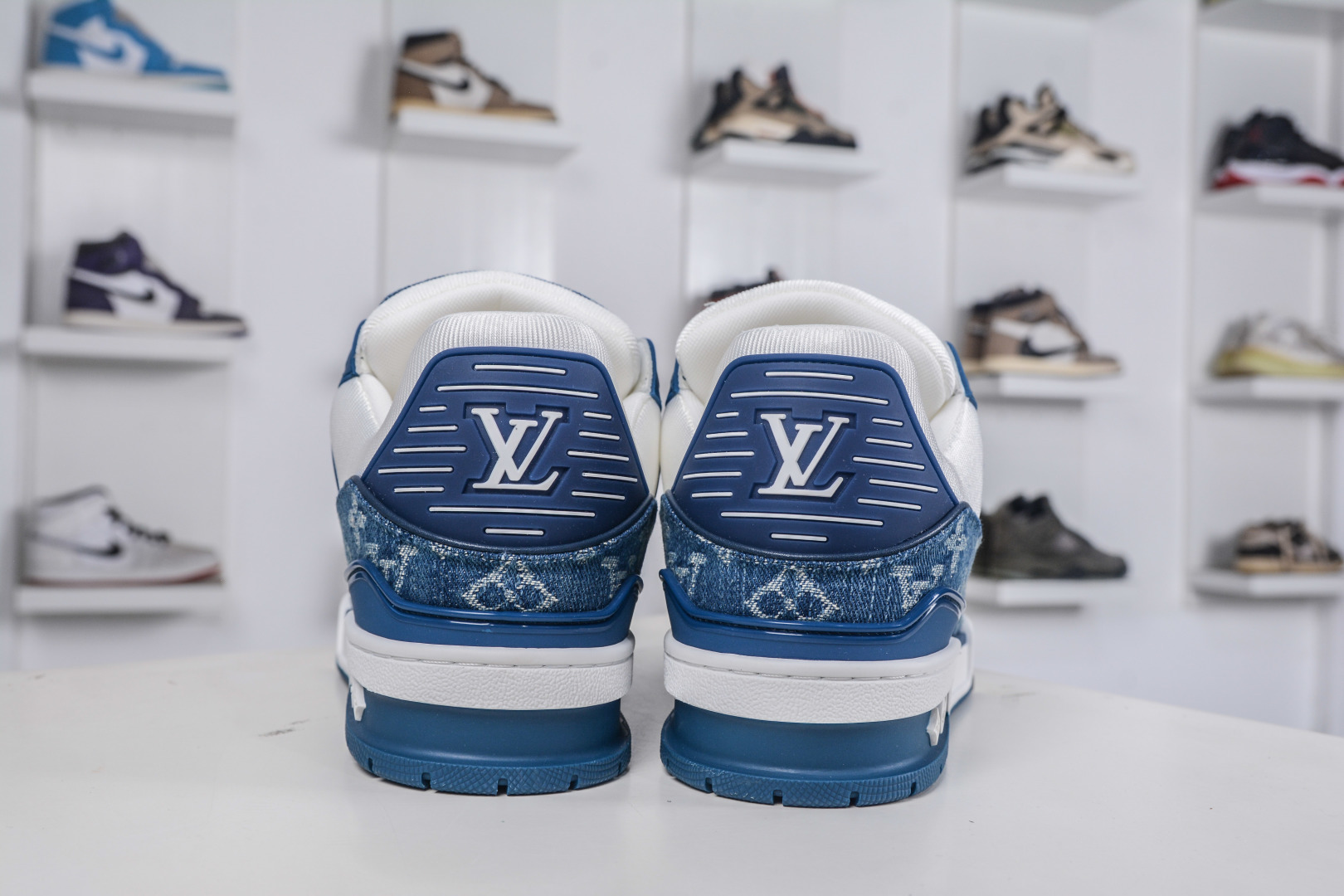 450 M版纯原 Louis VuittLV Trainer系列运动休闲板鞋 蓝牛仔