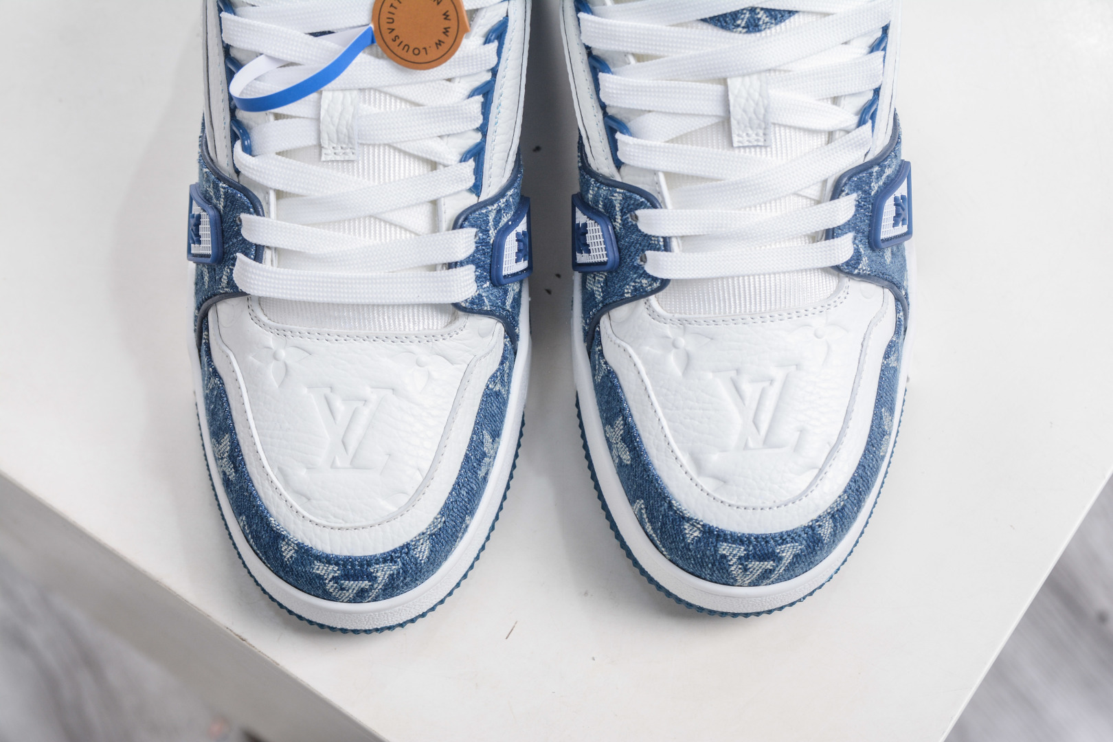 450 M版纯原 Louis VuittLV Trainer系列运动休闲板鞋 蓝牛仔