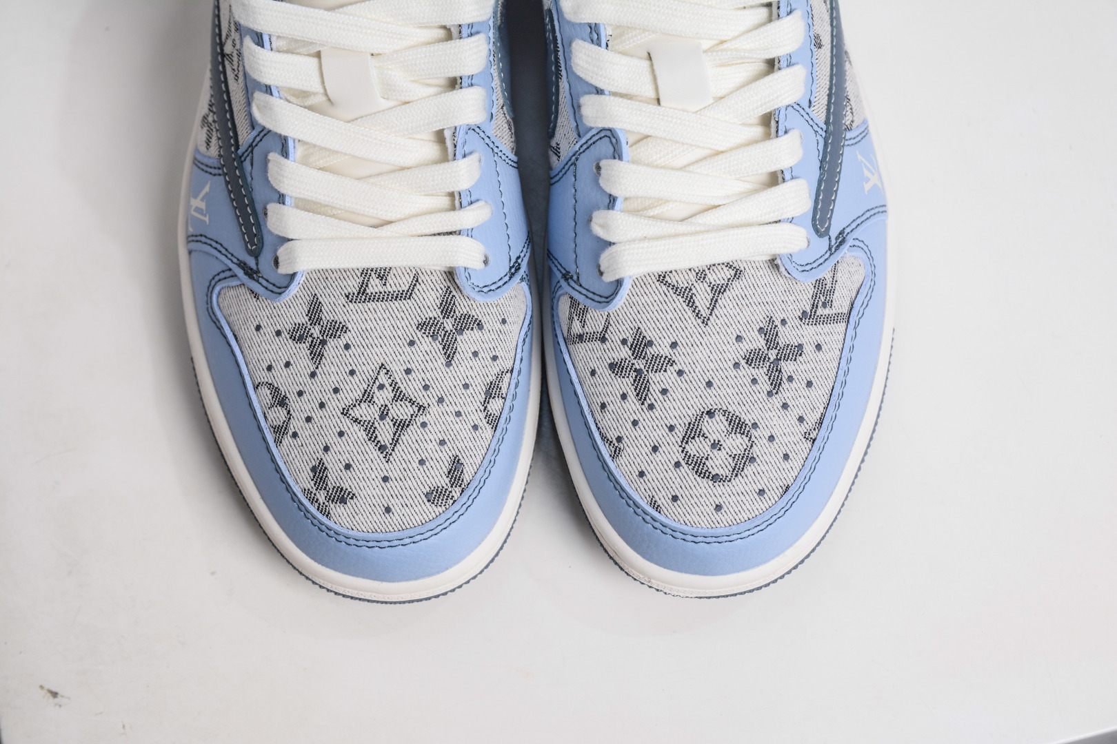 270 TS x Air Jordan x Louis VuittAJ1 Low 倒钩低帮LV联名-天蓝灰布印花 XS7089-606