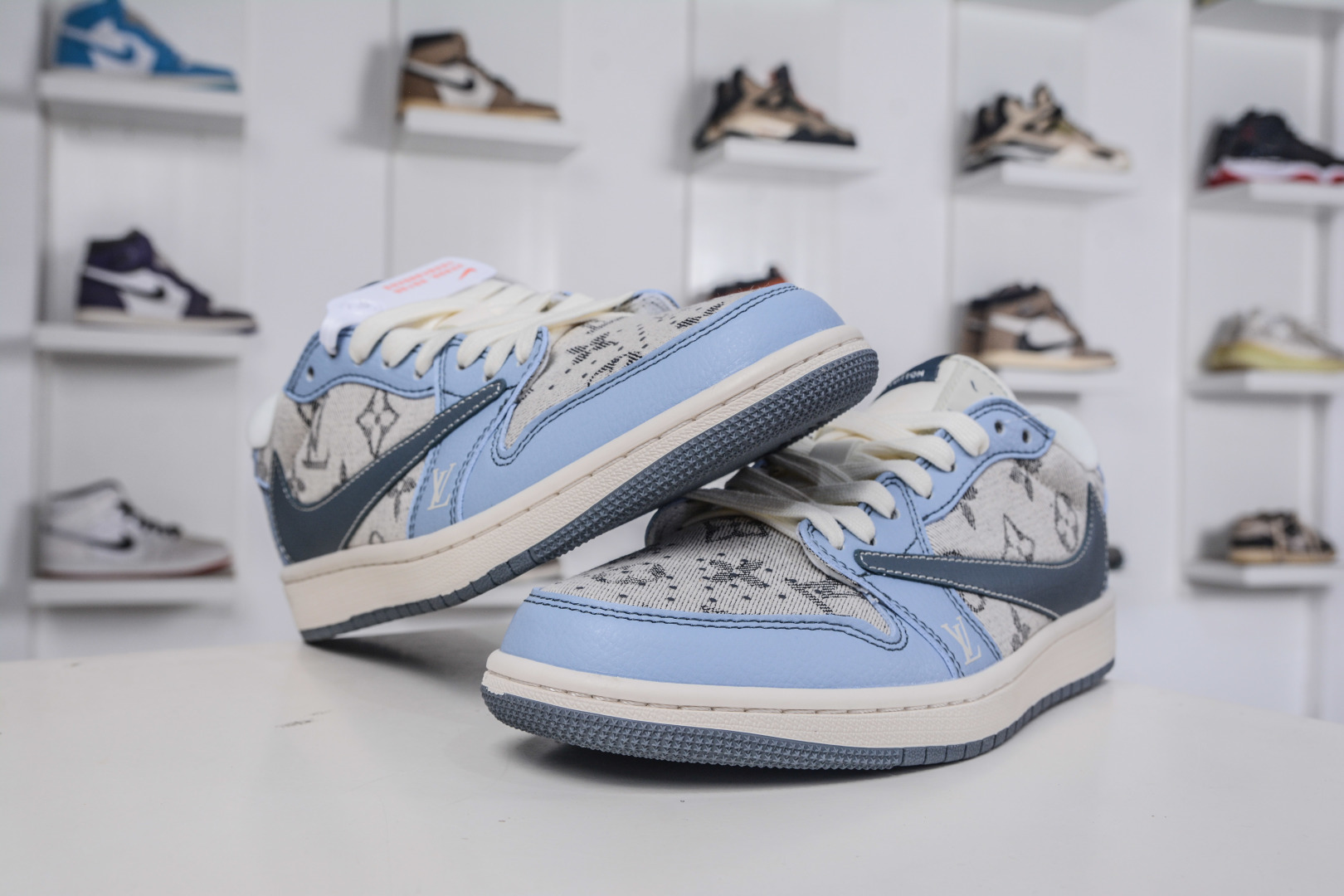 270 TS x Air Jordan x Louis VuittAJ1 Low 倒钩低帮LV联名-天蓝灰布印花 XS7089-606