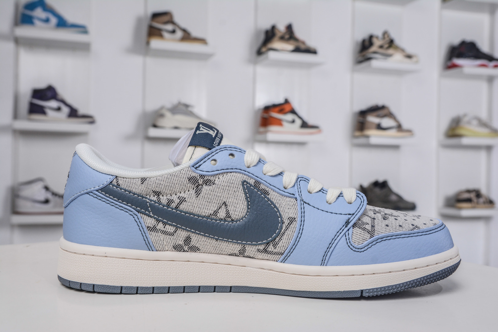 270 TS x Air Jordan x Louis VuittAJ1 Low 倒钩低帮LV联名-天蓝灰布印花 XS7089-606