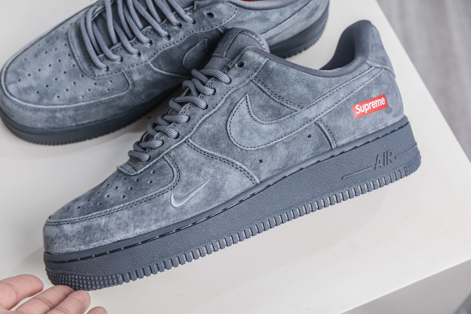 260 Nike Air Force 1 Low 07 x Supreme SUP联名-深灰麂皮 DF0188-115