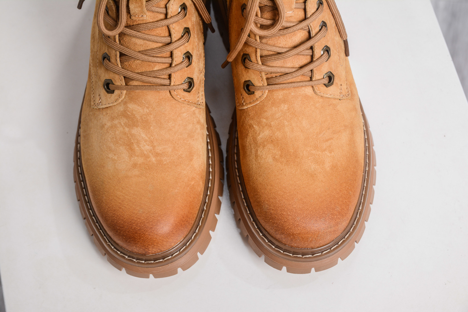 320 UGG Tasman Weather Hybrid 塔斯曼混合系列中帮轻量休闲马丁靴 U5618M