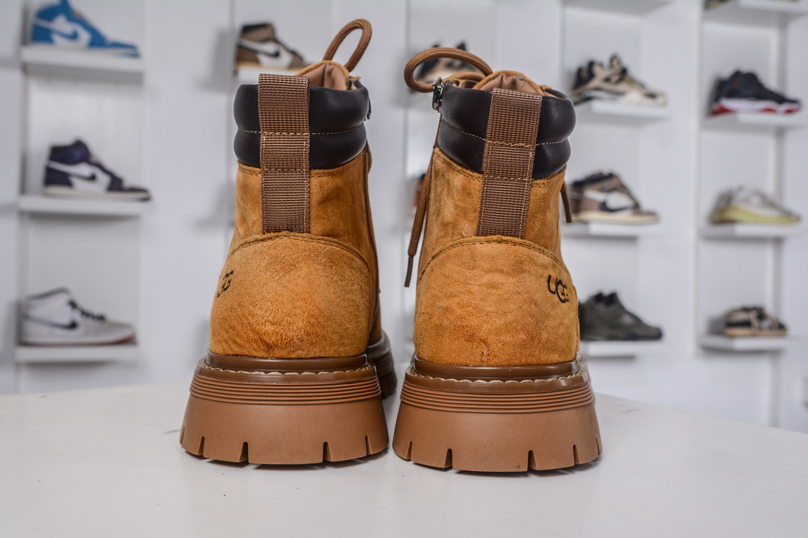 320 UGG Tasman Weather Hybrid 塔斯曼混合系列中帮轻量休闲马丁靴 U5618M