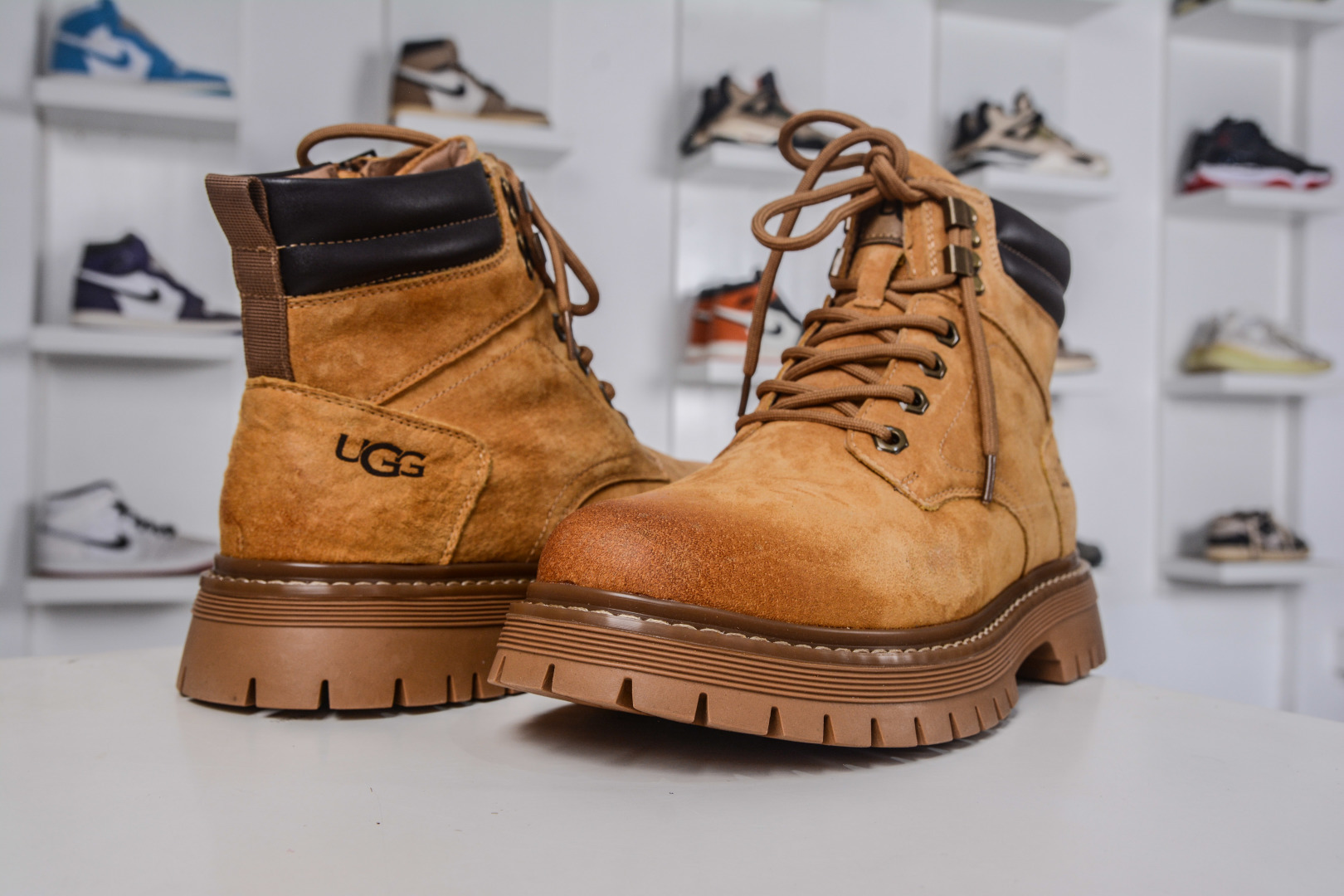 320 UGG Tasman Weather Hybrid 塔斯曼混合系列中帮轻量休闲马丁靴 U5618M