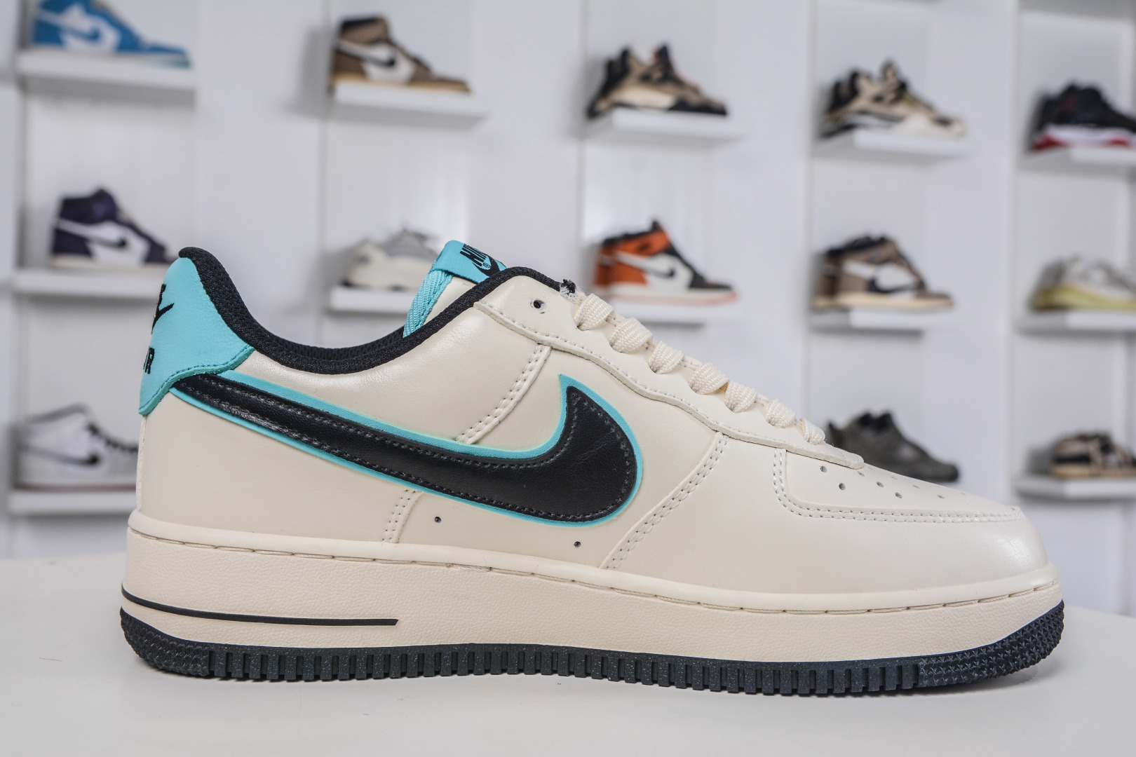260 Nike Air Force 1 Low 07 米黑绿 NH0601-583