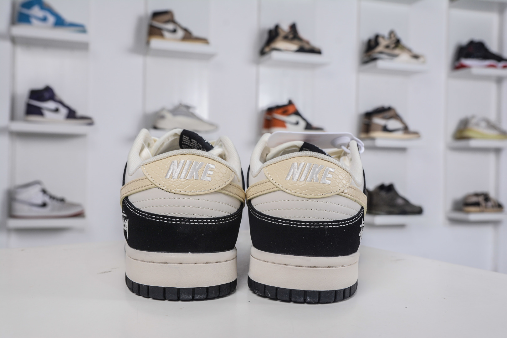 270 Nike SB Dunk Low X Stussy 斯图西联名-白黑米鳞勾 XS6089-634