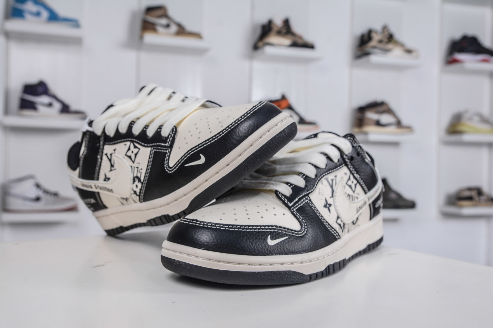 270 Nike SB Dunk Low x Louis VuittLV联名-白黑 XD1588-236