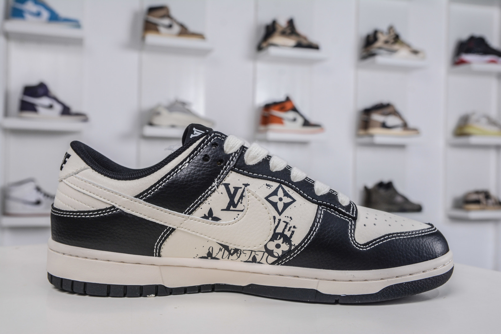 270 Nike SB Dunk Low x Louis VuittLV联名-白黑 XD1588-236