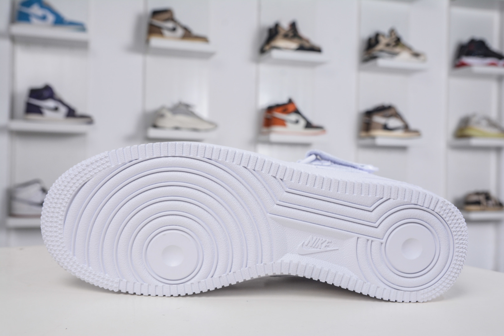 纯原 Nike Air Force 1 MID '07 空军一号高帮经典板鞋 纯白中帮 原楦头原纸板 打