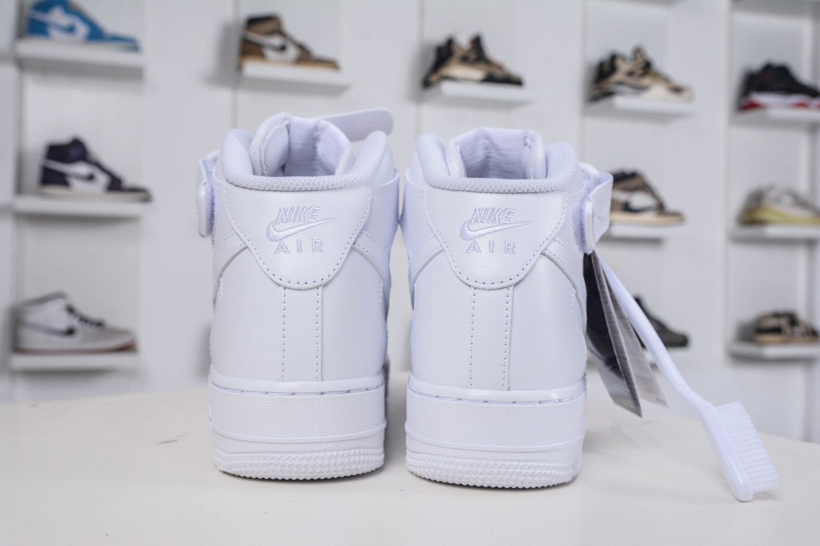 纯原 Nike Air Force 1 MID '07 空军一号高帮经典板鞋 纯白中帮 原楦头原纸板 打