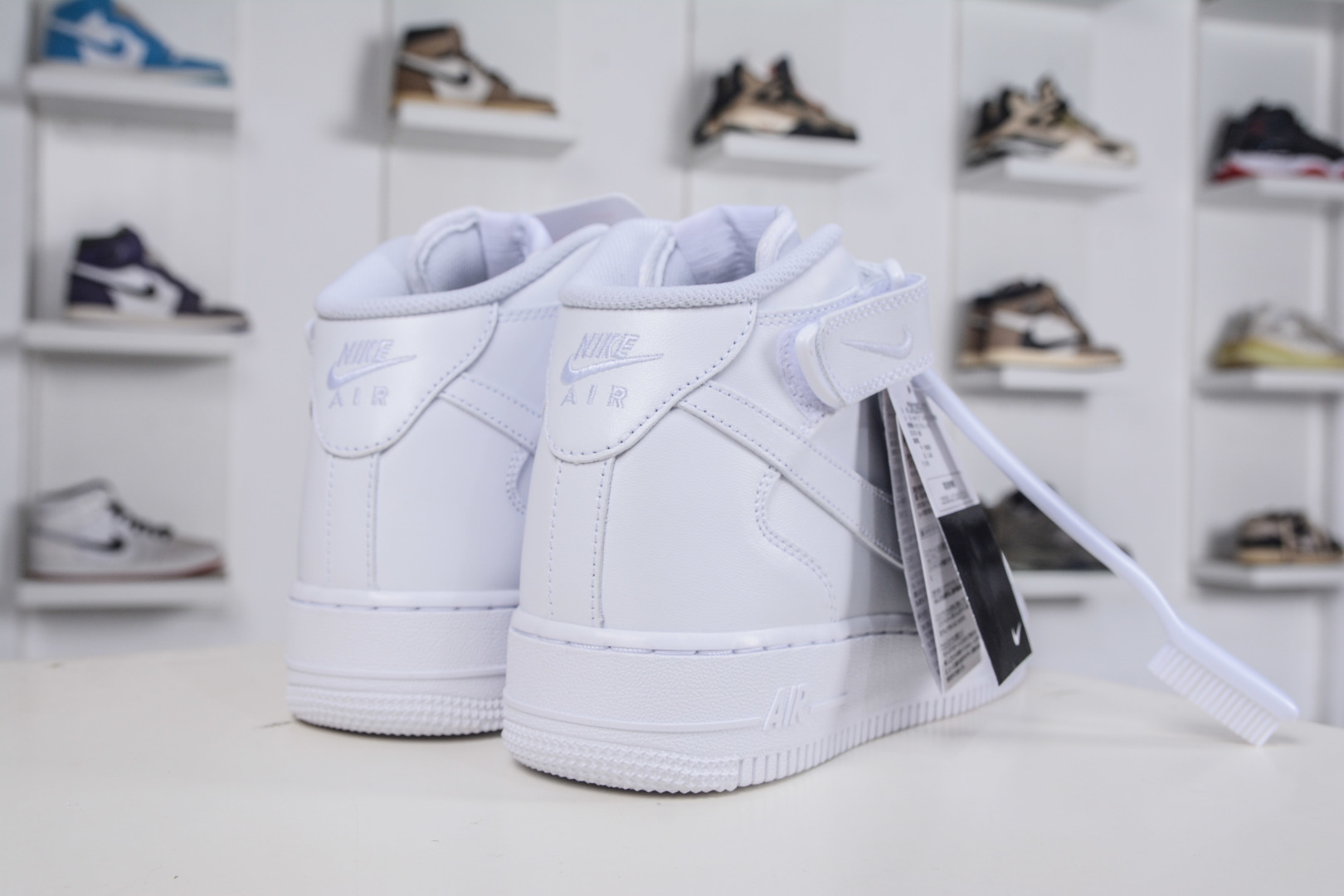 纯原 Nike Air Force 1 MID '07 空军一号高帮经典板鞋 纯白中帮 原楦头原纸板 打