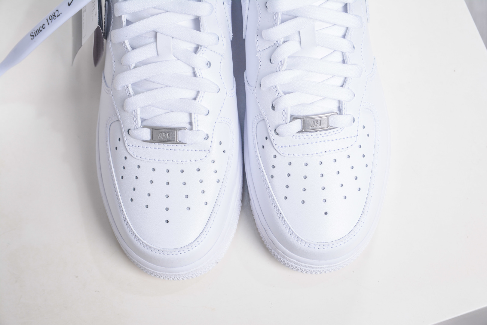 纯原 Nike Air Force 1 MID '07 空军一号高帮经典板鞋 纯白中帮 原楦头原纸板 打