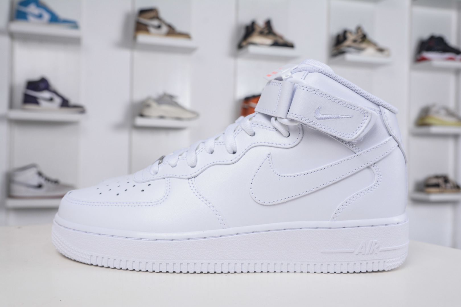 纯原 Nike Air Force 1 MID '07 空军一号高帮经典板鞋 纯白中帮 原楦头原纸板 打