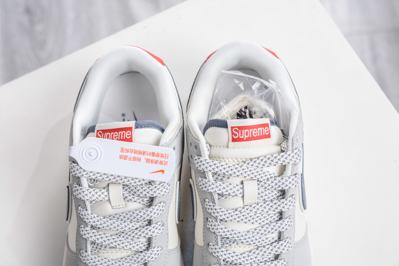 270 Nike SB Dunk Low x Superme SUP联名-米白灰红尾 JP1628-029