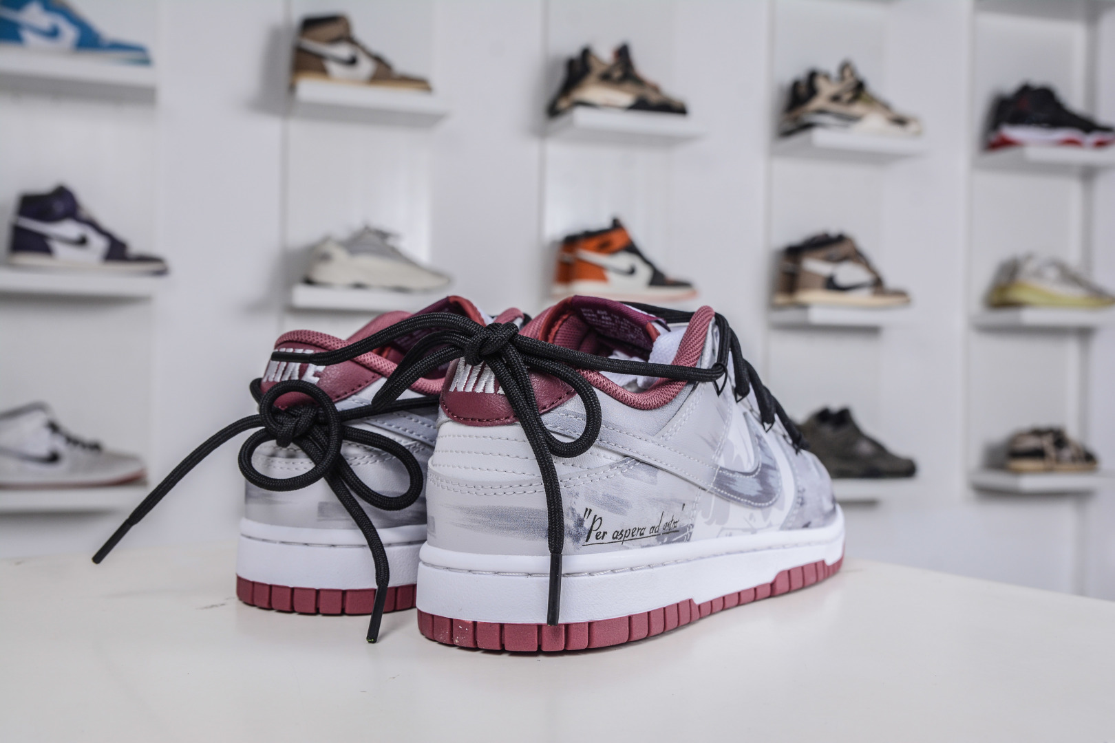 270 Nike Dunk Low 城市废墟 废土风 此款鞋身选用灰白基调 DV0833-112