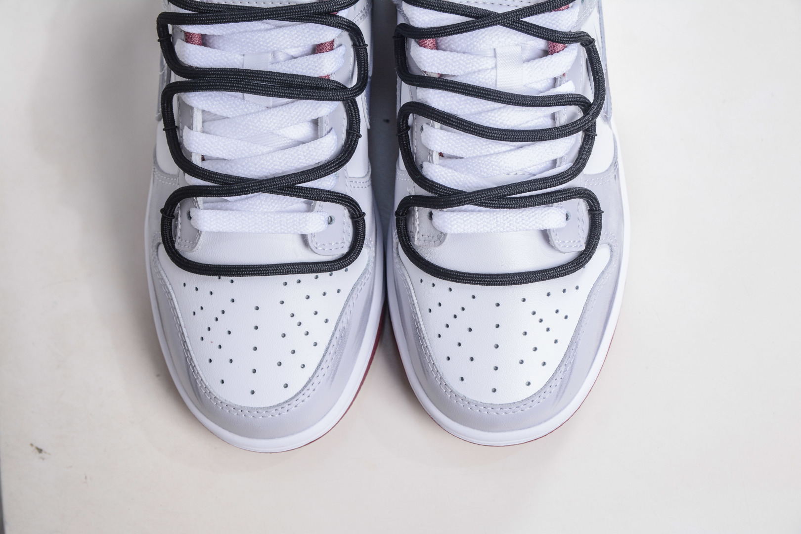 270 Nike Dunk Low 城市废墟 废土风 此款鞋身选用灰白基调 DV0833-112