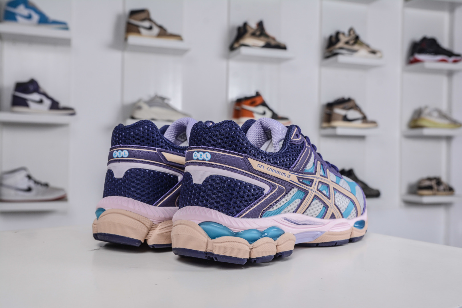 200 Asics Gel-Cumulus 16 亚瑟士复古时尚缓震运动跑步鞋 1203A763-020