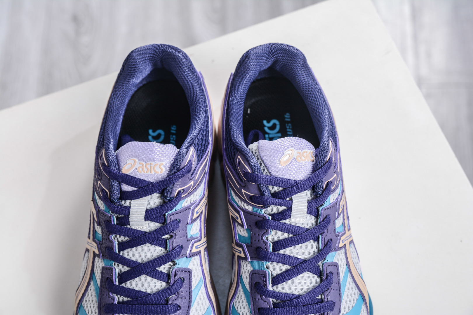 200 Asics Gel-Cumulus 16 亚瑟士复古时尚缓震运动跑步鞋 1203A763-020