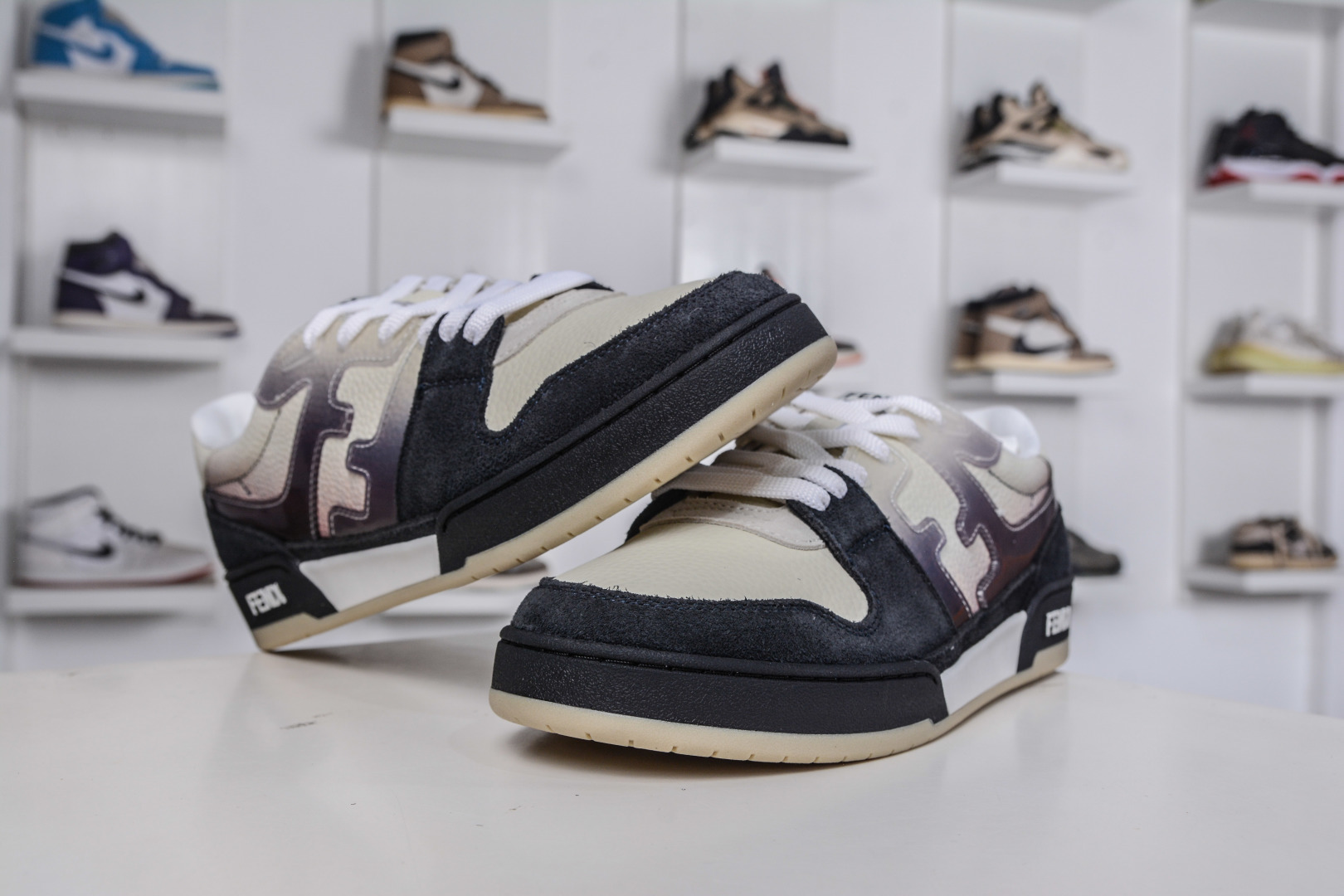 350 广东原装高端品质 FENDI芬迪 Match 圆头厚底 低帮板鞋 Fendi芬迪情侣款休闲鞋