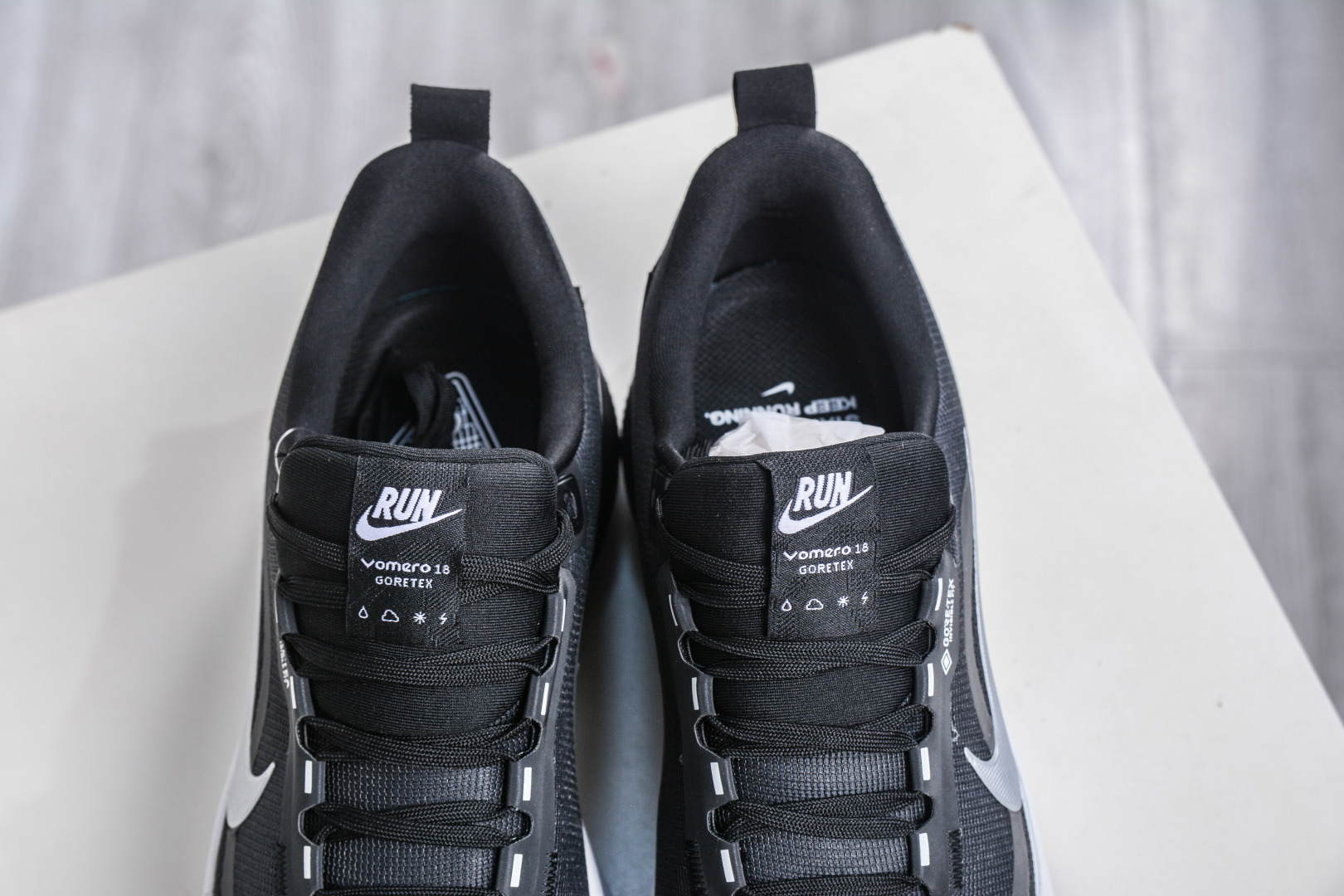 180 Nike Air Zoom Vomero 18 GTX HQ7001-002