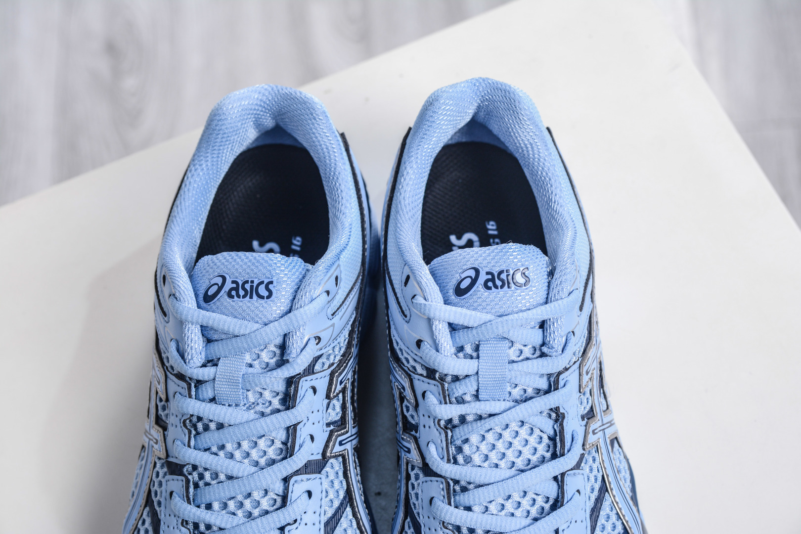 200 Asics Gel-Cumulus 16 亚瑟士复古时尚缓震运动跑步鞋 1203A733-400