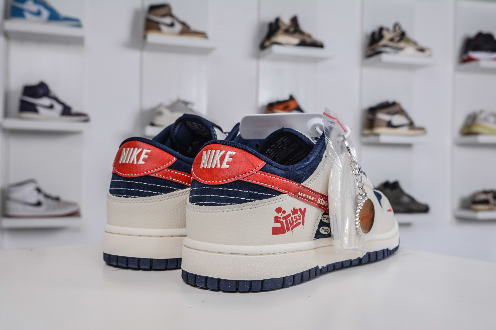 270 Nike SB Dunk Low X Stussy 斯图西联名-米白蓝红勾 DD1988-008