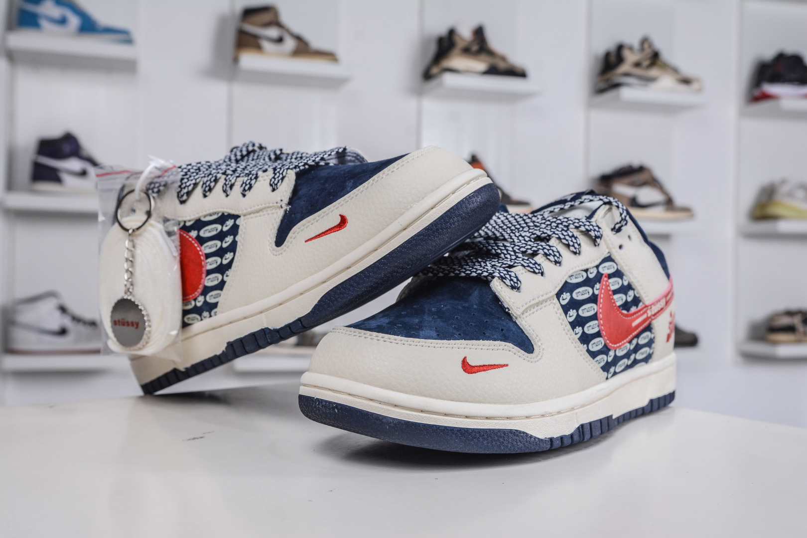270 Nike SB Dunk Low X Stussy 斯图西联名-米白蓝红勾 DD1988-008