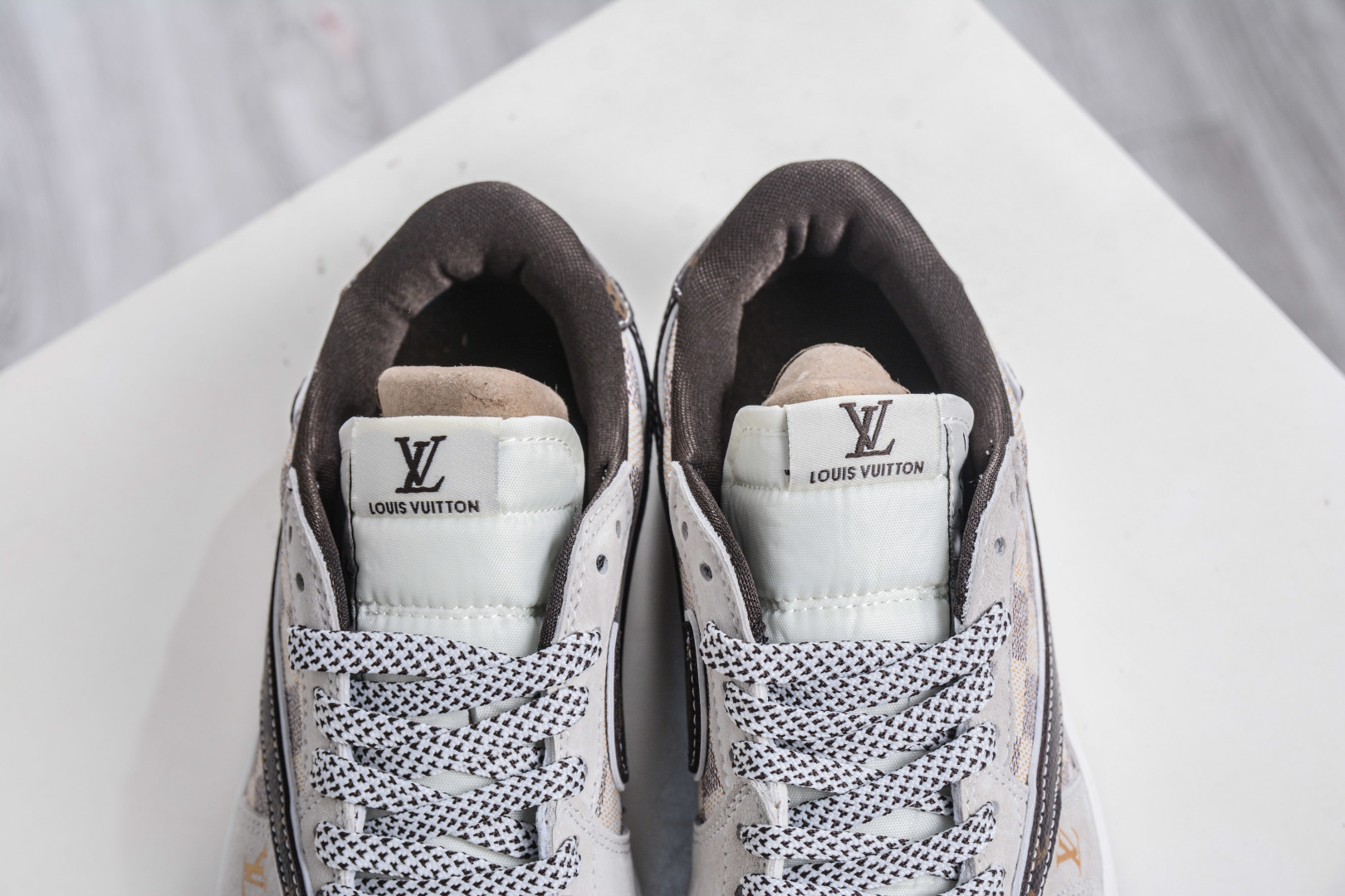 270 TS x Air Jordan x Louis VuittAJ1 Low 倒钩低帮LV联名-棋盘格米棕 DZ5899-038