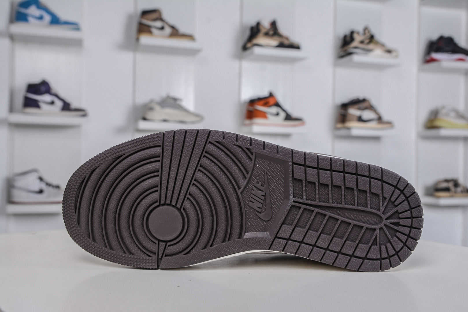 270 TS x Air Jordan x Louis VuittAJ1 Low 倒钩低帮LV联名-棋盘格米棕 DZ5899-038