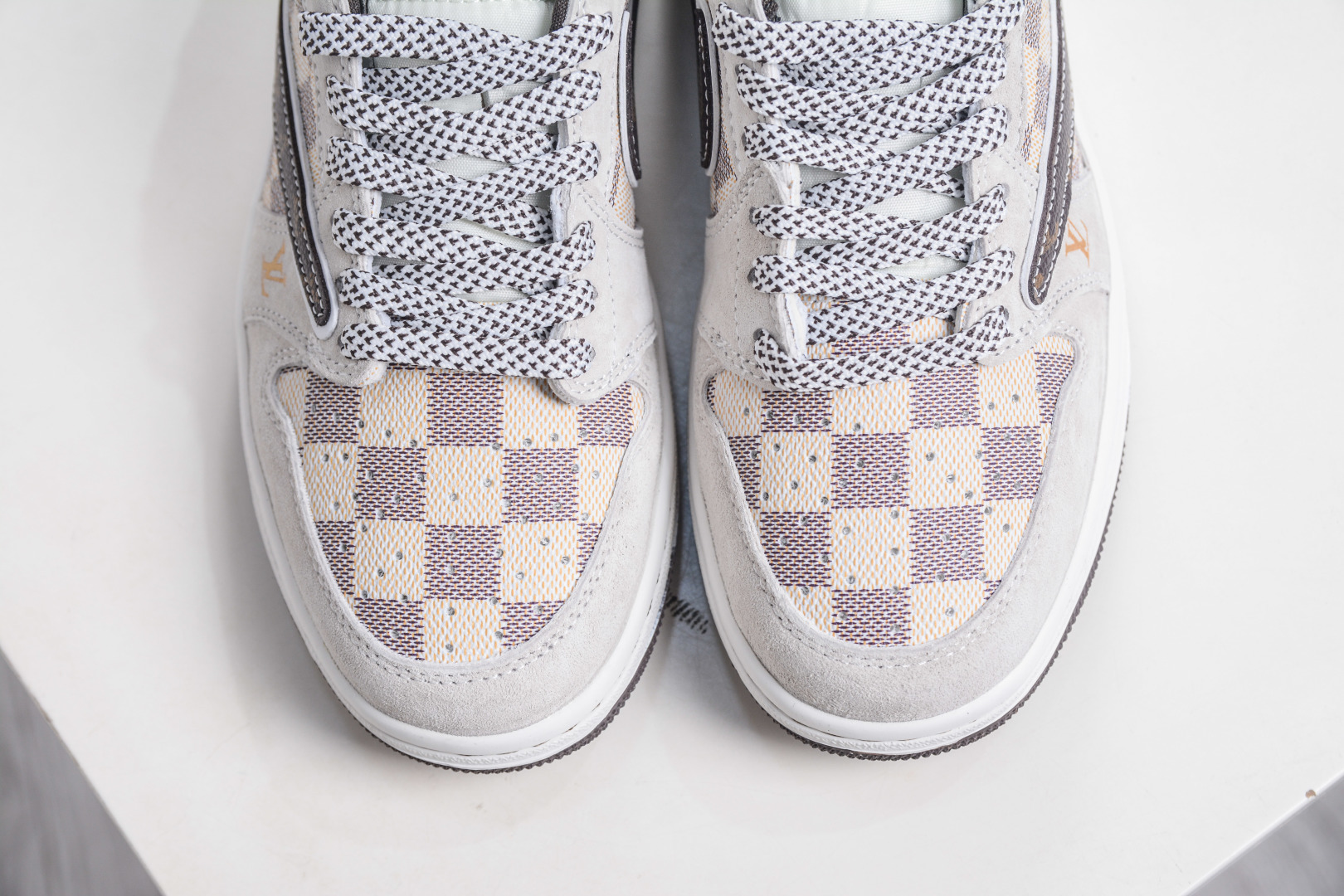 270 TS x Air Jordan x Louis VuittAJ1 Low 倒钩低帮LV联名-棋盘格米棕 DZ5899-038