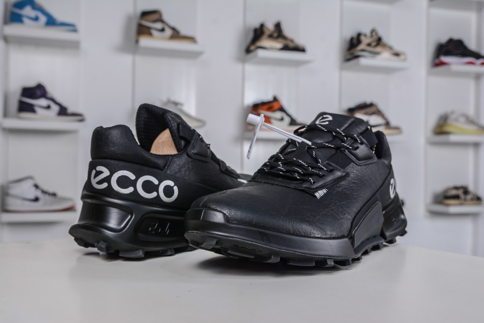 300 ECCO爱步男款跑步鞋 防滑缓震透气运动鞋健步BIOM2.1越野系列