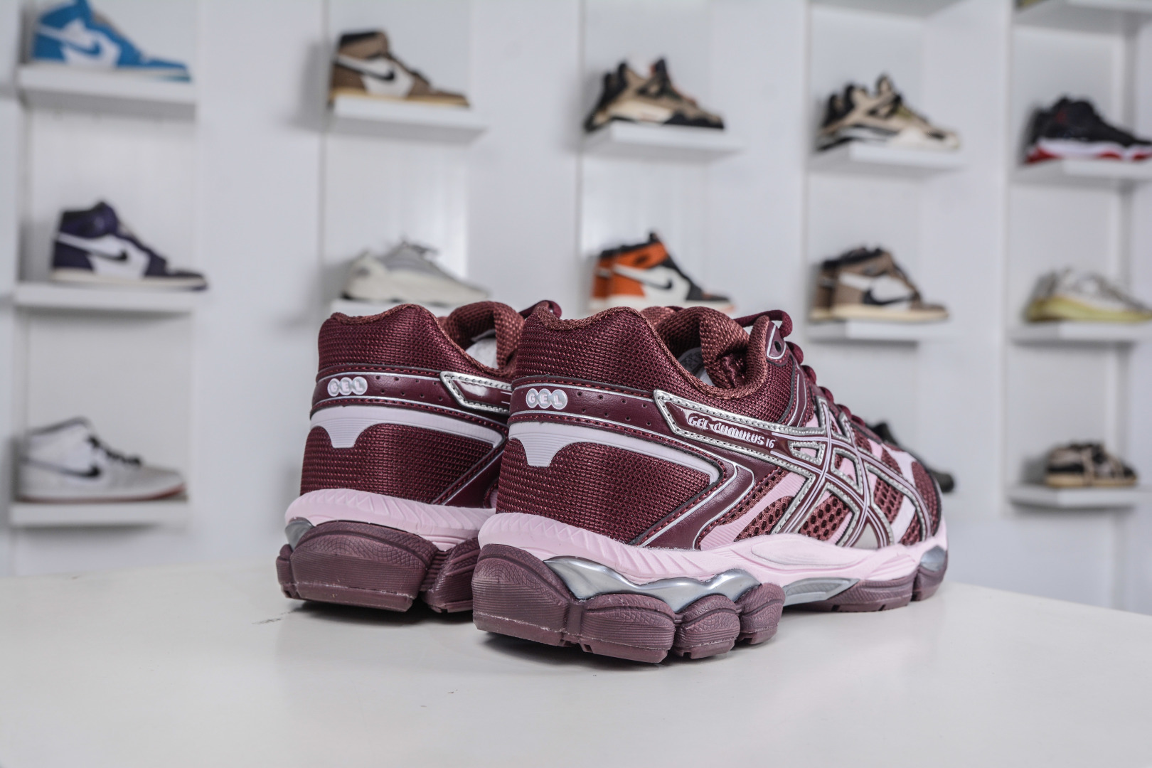 200 Asics Gel-Cumulus 16 亚瑟士复古时尚缓震运动跑步鞋 1203A733-600