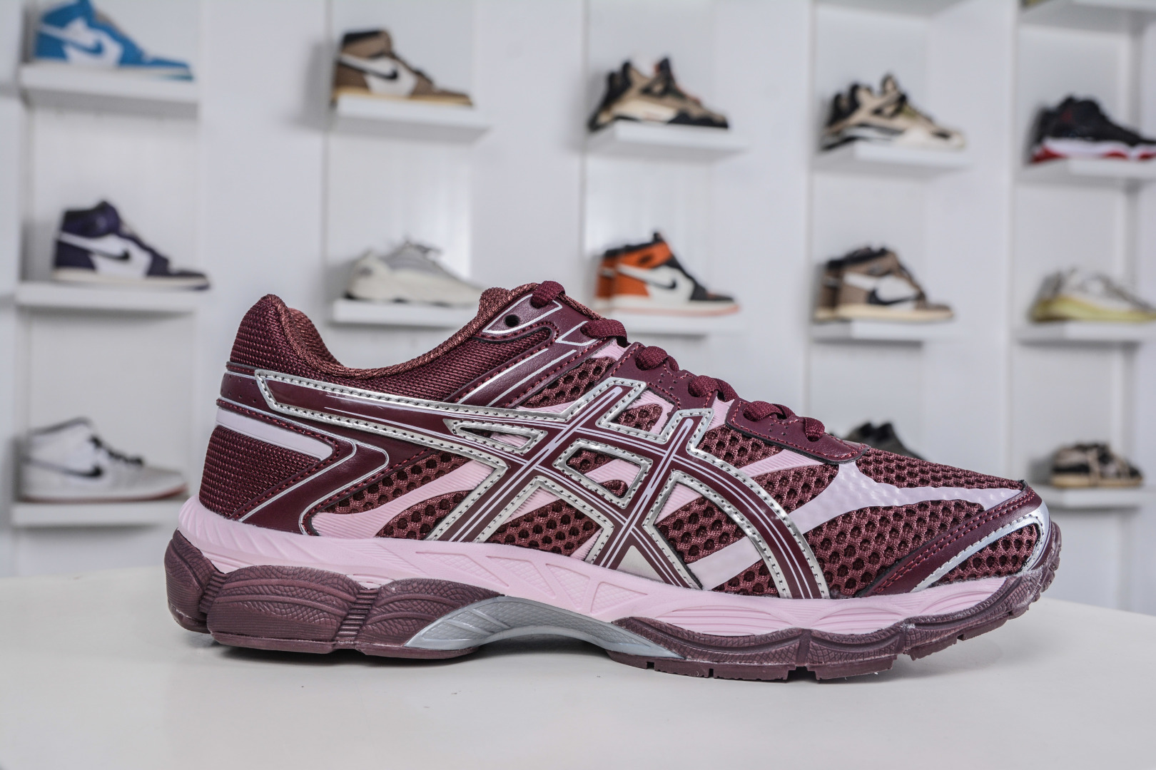 200 Asics Gel-Cumulus 16 亚瑟士复古时尚缓震运动跑步鞋 1203A733-600