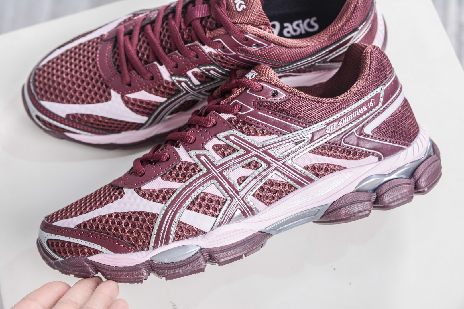 200 Asics Gel-Cumulus 16 亚瑟士复古时尚缓震运动跑步鞋 1203A733-600