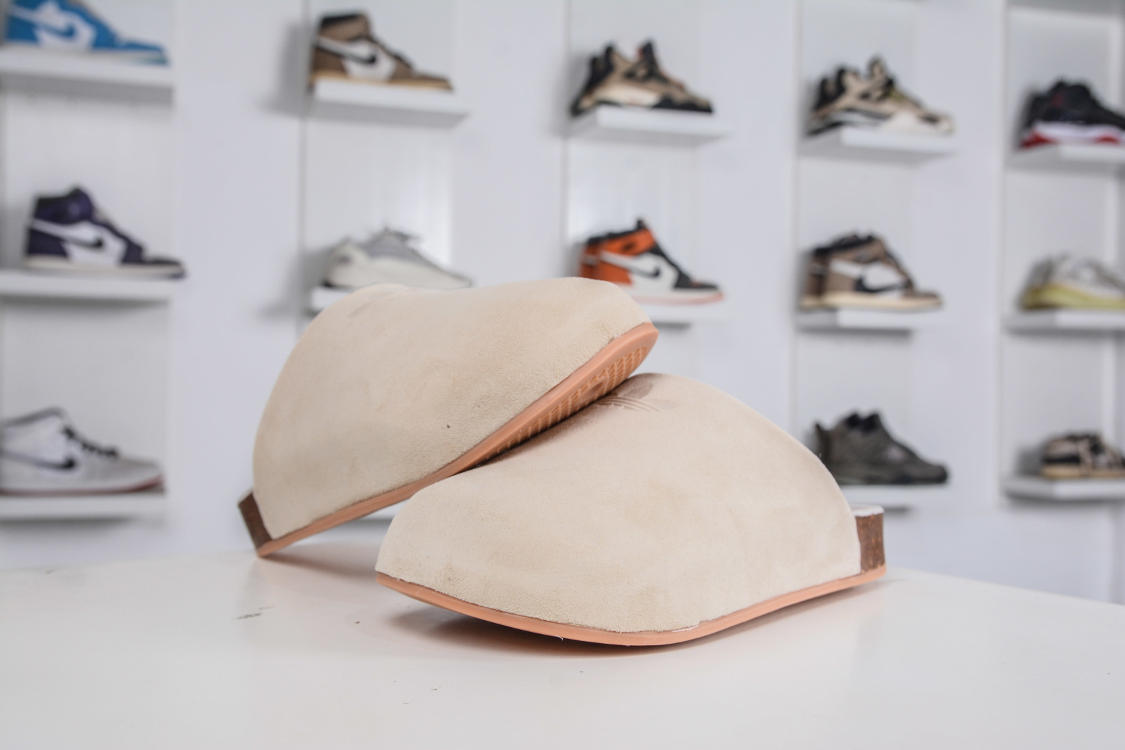 180 adidoriginals Adimule 棕色 勃肯系 防磨防滑包头拖鞋 JP8730