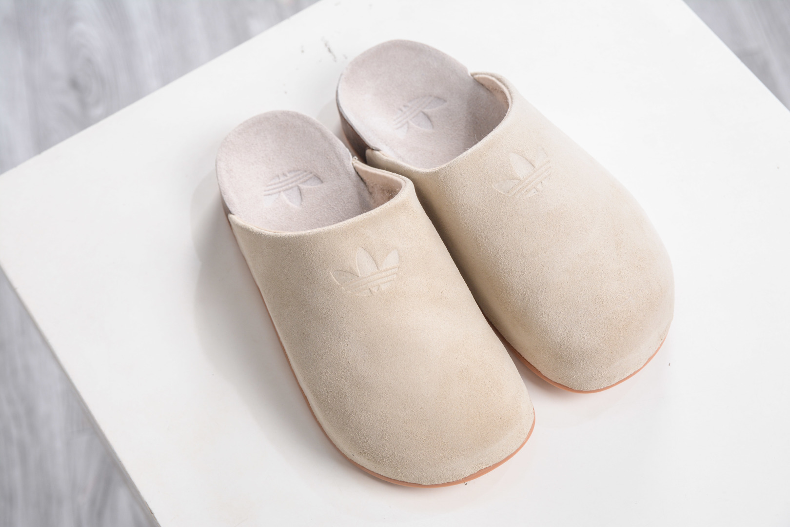 180 adidoriginals Adimule 棕色 勃肯系 防磨防滑包头拖鞋 JP8730