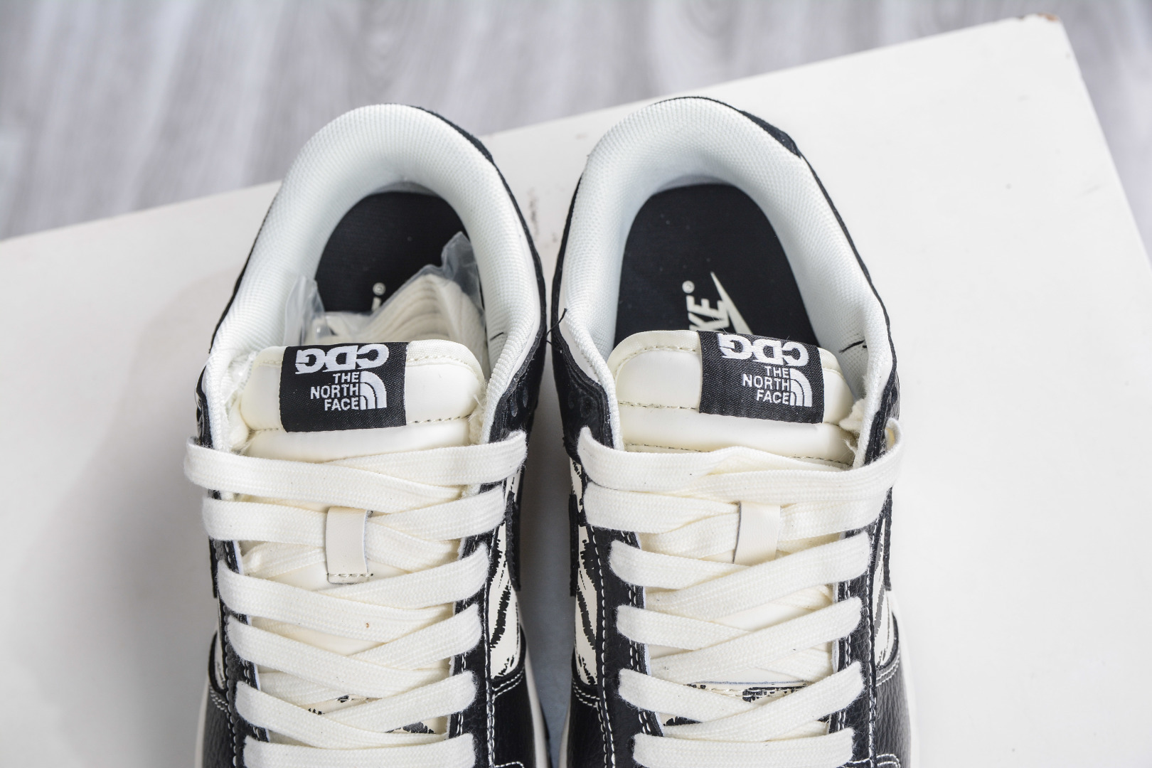 270 Nike SB Dunk Low x The North Face 北面联名-米黑涂鸦 QW5836-028