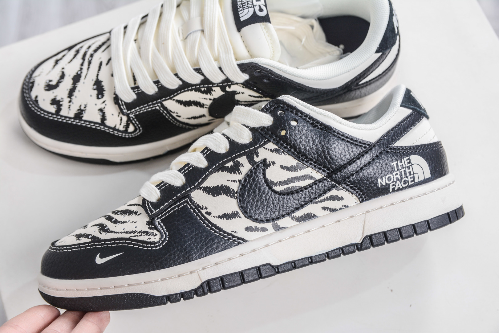 270 Nike SB Dunk Low x The North Face 北面联名-米黑涂鸦 QW5836-028