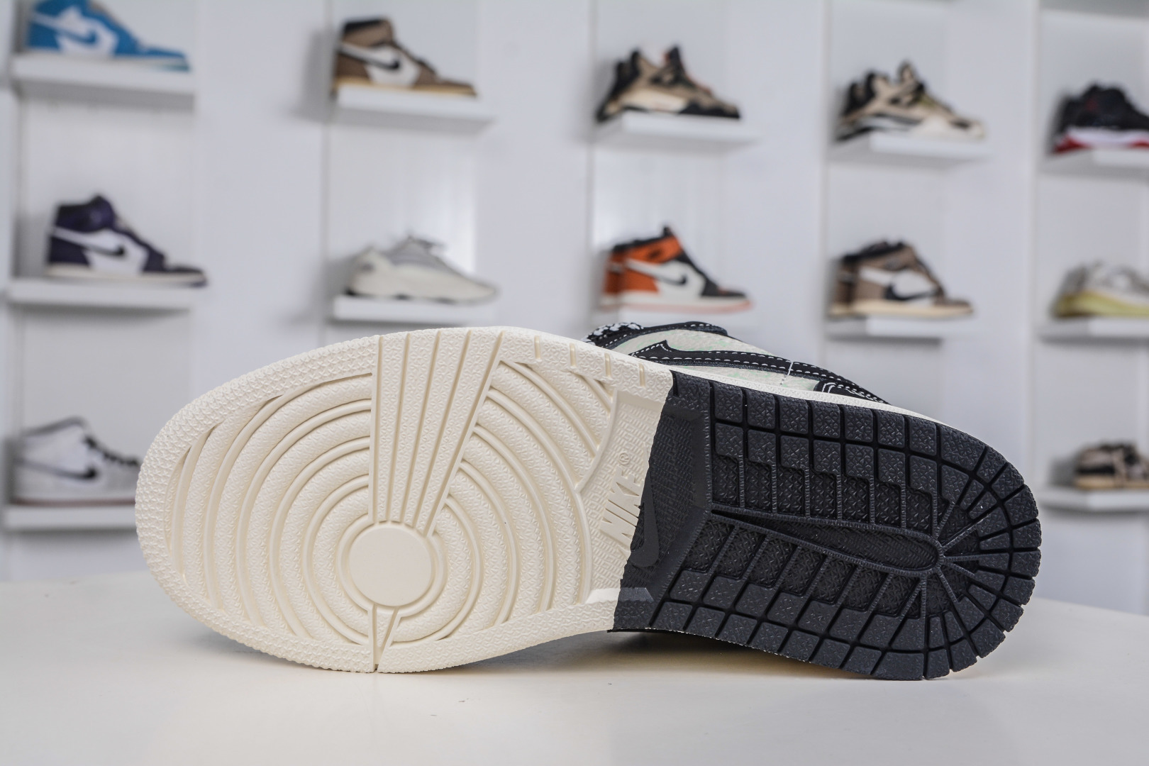 270 Air Jordan AJ1 Low X Louis Vuitt低帮联名LV-黑白熊猫印花 QL1988-002