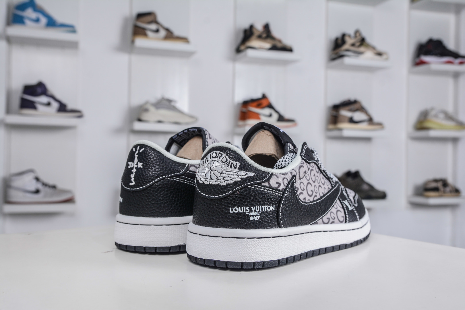 270 TS x Air Jordan x Louis VuittAJ1 Low 倒钩低帮LV联名-黑荔纹 DZ5899-041