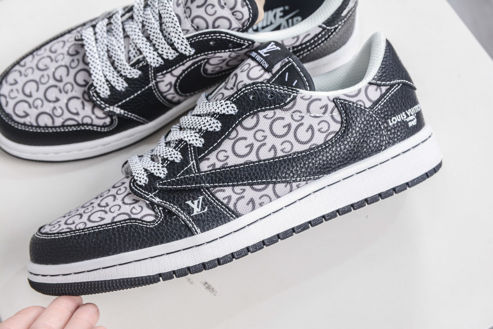 270 TS x Air Jordan x Louis VuittAJ1 Low 倒钩低帮LV联名-黑荔纹 DZ5899-041