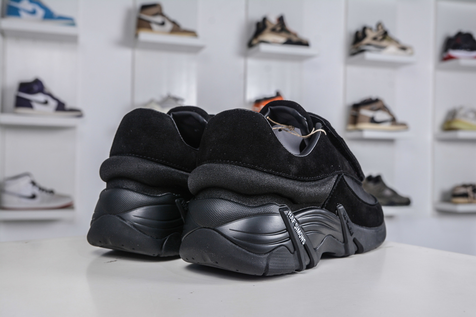 260 RAF SIMONS CYLON-21 潮流运动 圆头系带 低帮休闲鞋采用光滑皮革 HR740001L-3024