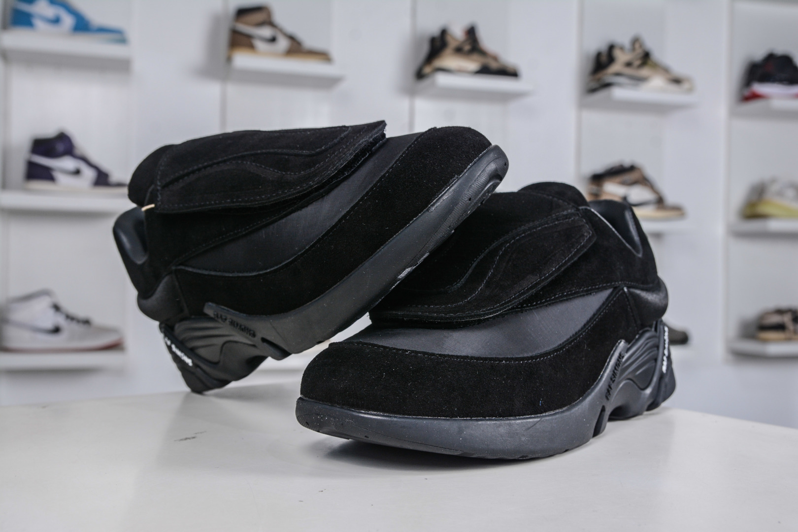 260 RAF SIMONS CYLON-21 潮流运动 圆头系带 低帮休闲鞋采用光滑皮革 HR740001L-3024